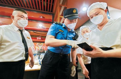 朝陽區(qū)強化餐飲企業(yè)防疫監(jiān)督 筑牢舌尖上的安全防線